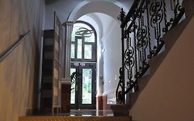 Arch Boutique Hotel